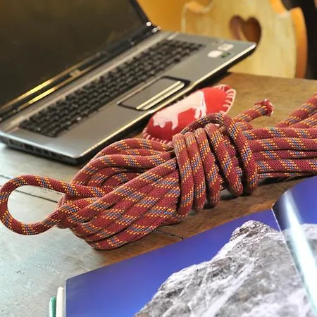 缪博卓利酒店 酒店