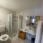 Meuble' Joli Hotel
