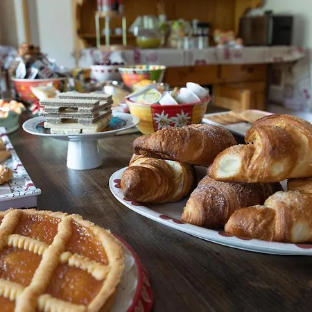 Meuble' Joli מלון 2*