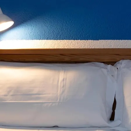 מלון Meuble' Joli 2*