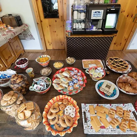 Hotell Meuble' Joli 2*