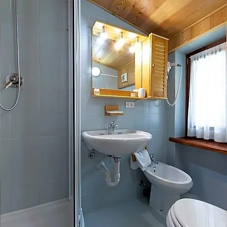 Meuble' Joli Hotel 2*