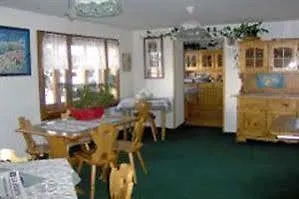 缪博卓利酒店 酒店